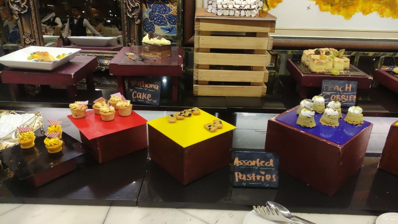 Десертный стол Warisan Cafe