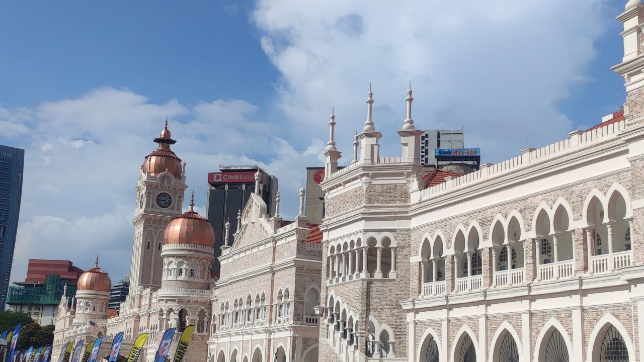 Здание Sultan Abdul Samad
